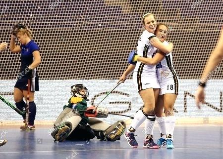 mobel schroter altenburg celebration goal sport hockey world championships mobel schroter altenburg lampen