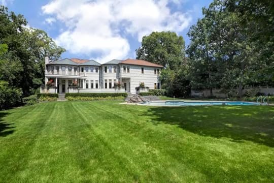 North Shore mansion Airbnb in Chicago