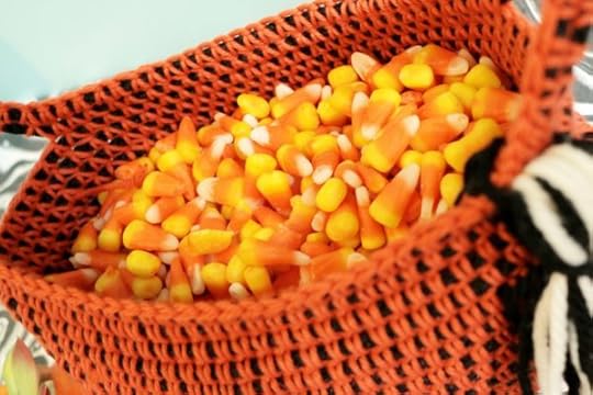 How to #Make a #Rope and #Crochet Basket | Ask Me Monday Video Tutorial and Pattern by Vickie Howell #halloween #halloweencrochet #halloweencraft #organization #yarn