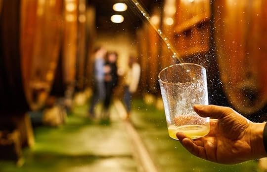 Basque cider pouring tradition