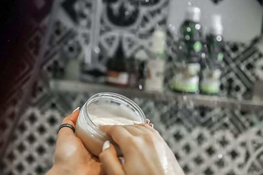 merilin-taimre-paljas-porgand-ilu-kosmeetika-tervis-kõõm-psoriaas-peanahk-probleem-juuksehooldus