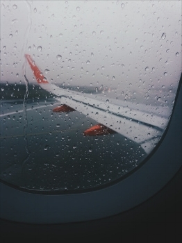 airplane gabriele-ibba-432438-unsplash.jpg