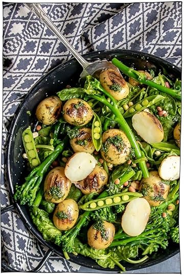 Vegan holiday potluck recipes!!! Everything from appetizers, salads, sides, mains, and of course desserts! Make ahead, then bring them to the party. Perfect for Thanksgiving, Christmas, or anytime holiday celebration. #itdoesnttastelikechicken #veganrecipes #veganthanksgiving #veganchristmas