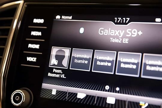merilin-taimre-paljas-porgand-uus-auto-škoda-eesti-karoq-elegance-varustus-diisel-mootor-kütus-maastur-oranž-kuldne-kleebis-nelivedu