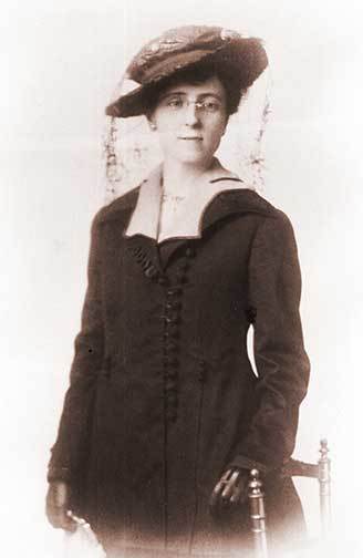 L.M. Montgomery Age 43