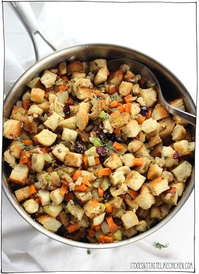 Easy Vegan Stove Top Stuffing!! The perfect traditional stuffing for Thanksgiving or Christmas. Just 30 minutes and can be made ahead of time. Perfectly seasoned, fluffy, with sage, thyme, rosemary and dried cranberries. #itdoesnttastelikechicken #veganrecipes #veganthanksgiving #thanksgiving