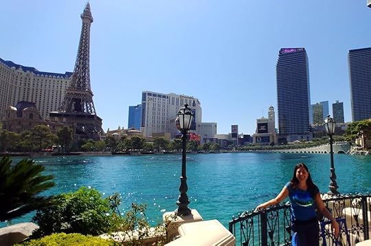 Lisa Niver at Bellagio Fountains
