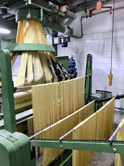making pasta in gragnano