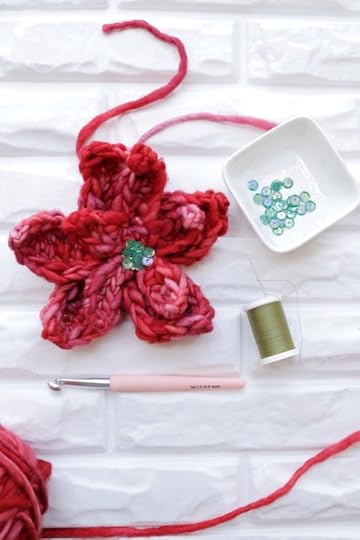 How to #Crochet a Poinsettia Flower | Vickie Howell | Free Pattern & [VIDEO] #holidaycrafts