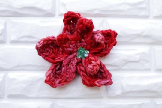 How to #Crochet a Poinsettia Flower | Vickie Howell | Free Pattern & [VIDEO] #holidaycrafts