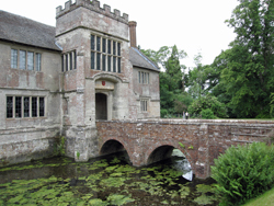 baddesley clinton