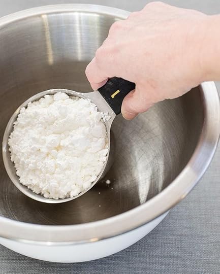Last Minute Holiday Gift: DIY Body Powder
