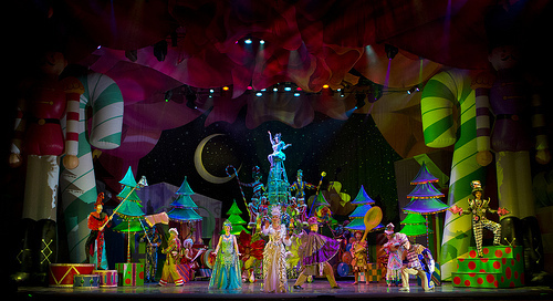 A Joyful, Colorful Show with Cirque Dreams Holidaze