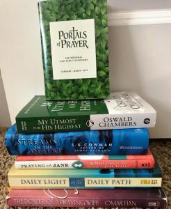 Daily devotions for a new year, My Utmost for His Highest, Bible, Praying with Jane, Streams in the Desert, quiet time, choosing a devotional, Rachel Dodge, Jennifer Lyn King, Tricia Goyer