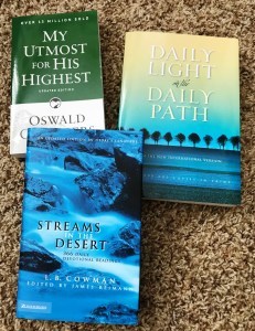 Daily devotions for a new year, My Utmost for His Highest, Bible, Praying with Jane, Streams in the Desert, quiet time, choosing a devotional, Rachel Dodge, Jennifer Lyn King, Tricia Goyer