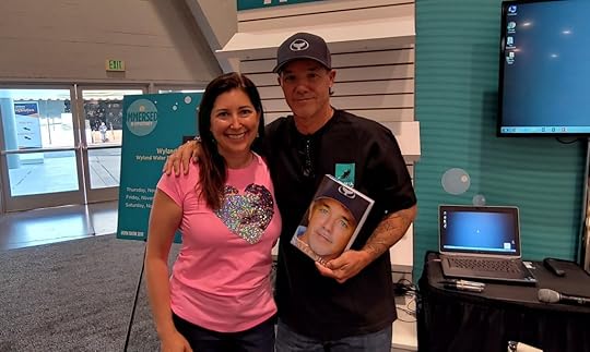 Lisa Niver with Wyland at DEMA 2018