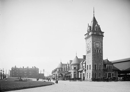 512px-Detroit_Publishing_-_Union_Station,_Portland,_Me.