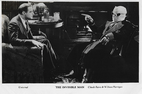 Claude Rains and William Harrigan in The Invisible Man (1933)