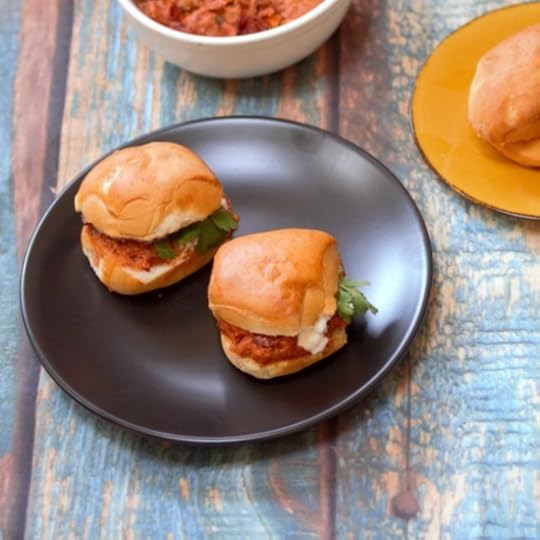 Pulled Butter Chicken Sliders (Instant Pot)
