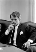 408px-Robert_F._Kennedy_1964 (1)