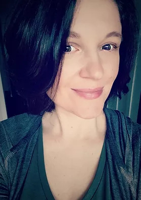 Horror and thriller author Ania Ahlborn