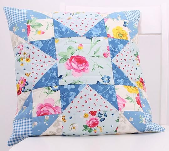 Afternoon Picnic Floating Star FREE! 18-inch Quilt Block Pillow Tutorial