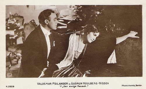 Valdemar Psylander and Gudrun Houlberg-Nissen in Kærlighedsleg (1918)