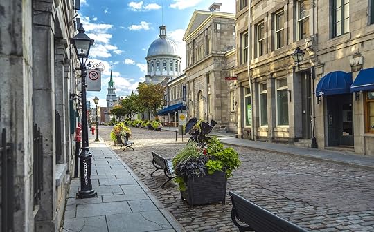 cobblestoned streets in Montreal