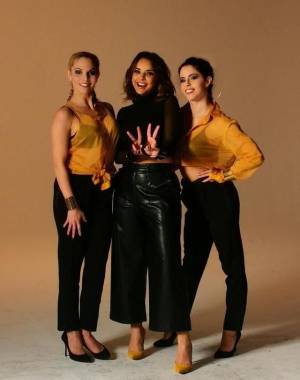 Chenoa vuelve a poner de moda los stilettos con su último single