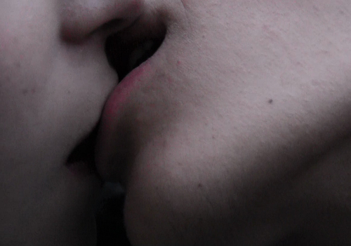 kiss and pale image