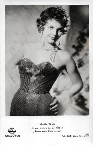 Nadja Regin in Roman eines Frauenarztes (1954)