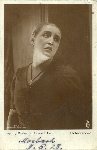 Henny Porten in Hintertreppe (1921)