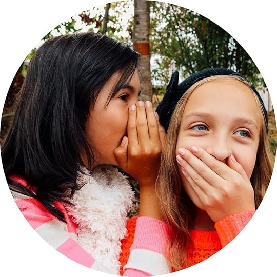 girls-914823_1920 circle.jpg