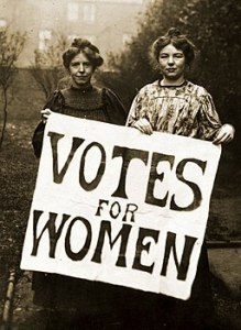 Suffragettes, A Poppy in Remembrance, WWI, White feathers, bandage rolling, what did suffragettes do in WWI, Women's rights, WWI female reporters