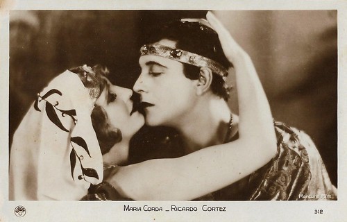 Ricardo Cortez and Maria Corda in The Private Life of Helen of Troy