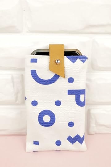 How to Sew a Smartphone Cover | Vickie Howell for Visible Mobile. Video and written instructions.