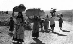 Palestinian refugees fleeing their homes, October 30, 1948 (Source: PalestineRemembered.com)