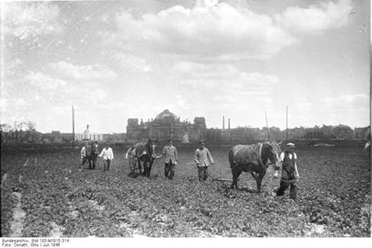 Bundesarchiv_Bild_183-M1015-314-_Berlin-_baumloser_Tiergarten-1