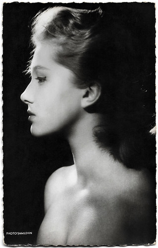 Isabelle Corey