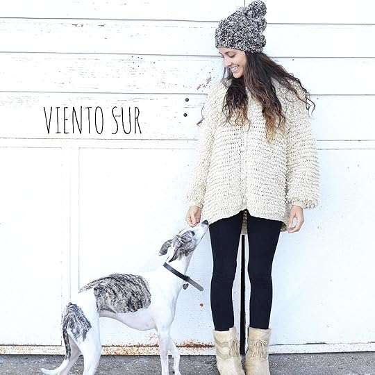 chaleco blanco y gorro pompón de colección Viento Sur