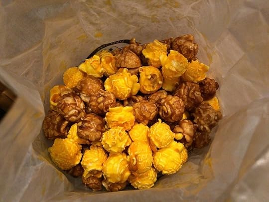 The Garrett’s Kiosk at O’Hare, opposite gate B8