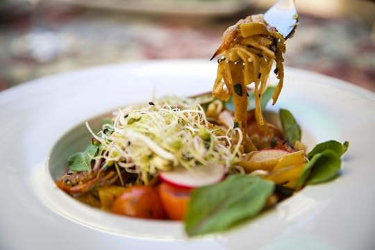 basiilik-restoran-vegan-menüü-taimetoit-taimne-tallinn-kesklinn-merilin-taimre-paljas-porgand