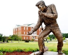 elvisstatue