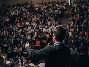 how to avoid distractions while giving your speech
