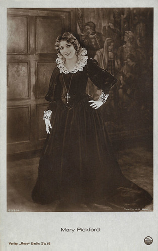 Mary Pickford in Dorothy Vernon of Haddon Hall (1924)