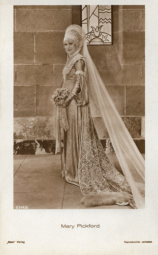 Mary Pickford in Dorothy Vernon of Haddon Hall (1924)