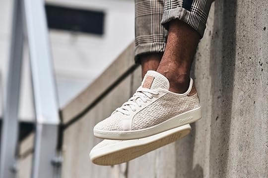 Modelo beige de zapatillas Reebok Cotton Corn