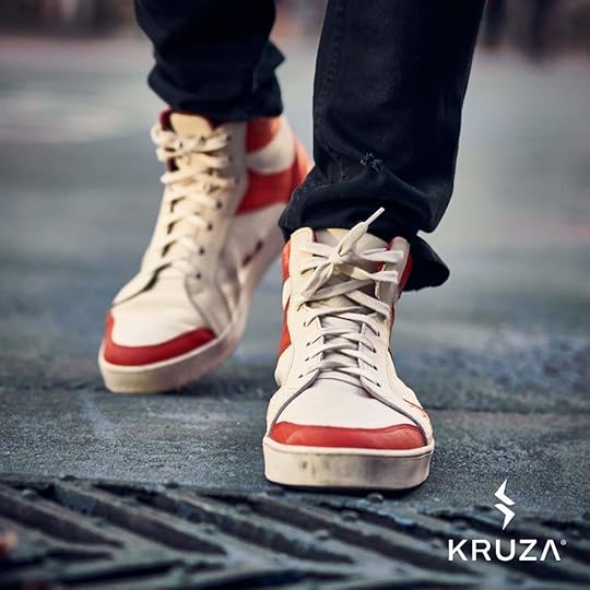 Modelo Sodax blanca con rojo de Kruza zapatillas sustentables chilenas
