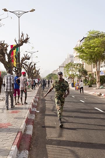 Guy Tillim, Boulevard du Général de Gaulle, Dakar, Senegal, 2017