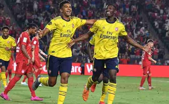 年轻<br />球员热身赛抢镜